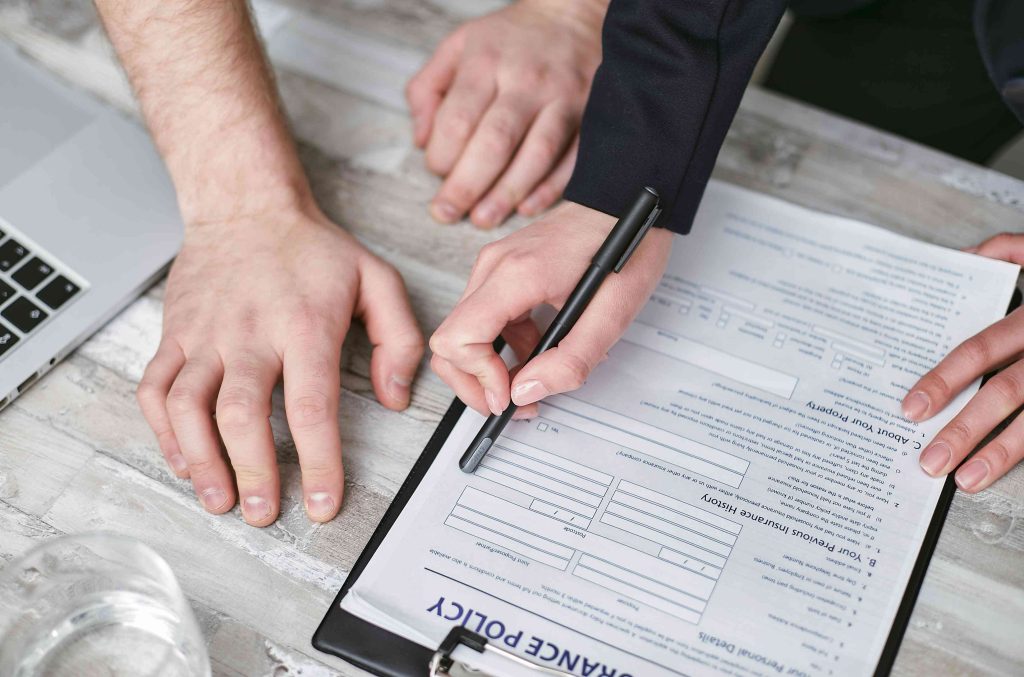 Oficina moderna de corredur&iacute;a de seguros